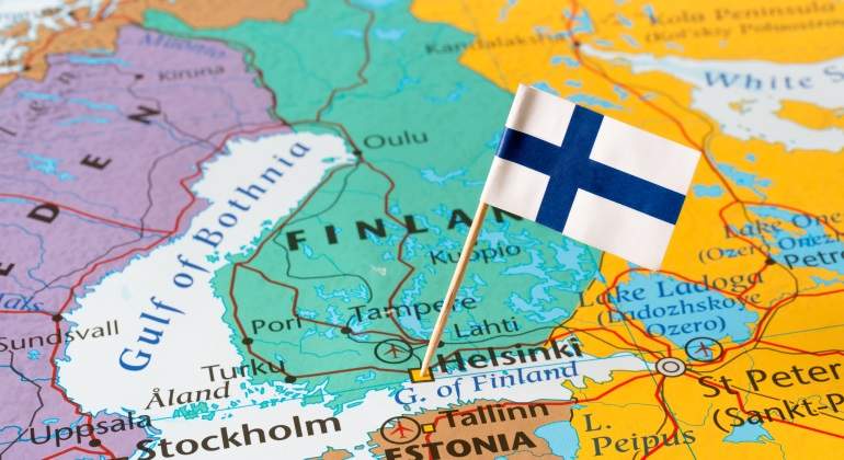 finlandia mapa  e bandiera