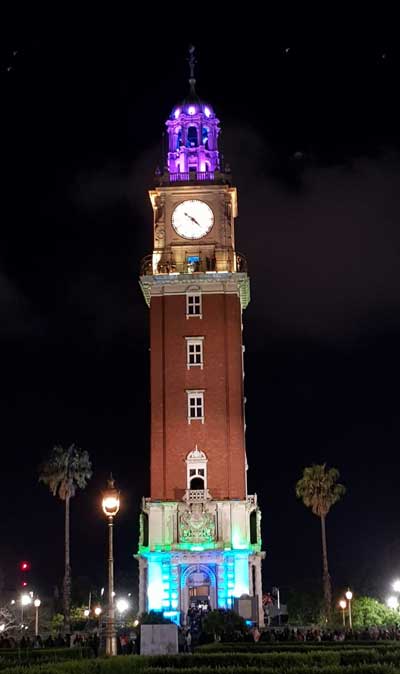 la torre de los ingleses de noche